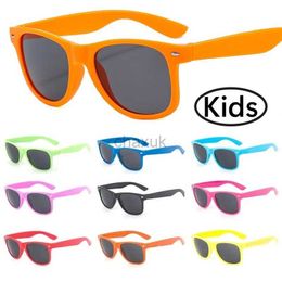 Sunglasses 12 Colours Trendy New Children Sunglasses Fashion Square Outdoor Goggle Shades for Kids Boys Girls UV Preotection Sun Glasses 24416