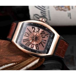 2020 Men's Casual Wine Barrel Quartz 3-pin Calendar Watch