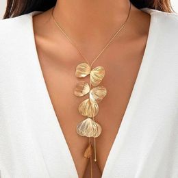 Pendant Necklaces Vintage Golden Hollow Out Flowers Long Tassels Metal Crystal Necklace For Women Ginkgo Leaf Tassel Jewellery
