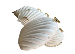2019 New Christmas gift VIP gift handbag Elegant white pearl shell shoulder bag Women039s evening bag Deluxe gold Buckle 8567061