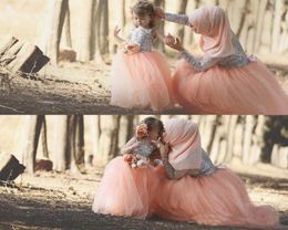 2019 Fashion Mother and Daughter Matching Aline Prom Dresses Bateau Dubai Muslim Coral Sequins Custom Made Evening Dresses High Q9128271