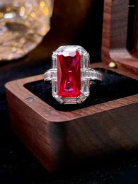 Cluster Rings 2024 Luxury Rectangular Artificial Red Treasure 925 Sterling Silver Ring Set With High Carbon Diamond Emerald Wedding Jewelry