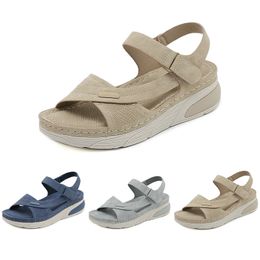 20224 uomini Designer Sandals Sandals Summer Beach Sliper Gai Grey Brown Confortevi Sneaker da donna Outdoor Slips