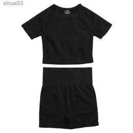 Women's Tracksuits 2pcs Seamless Knitted Yoga Sports Suits Breathable Short-Sleeved Blouse Slim High-Waisted ShortsL2403