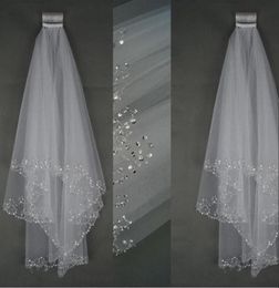 New luxury Wedding Veils Short Wedding Bridal Veil 2 Layer Handmade Crystal Beaded Elbow Length Bridal Accessories Veil White Ivor5241579