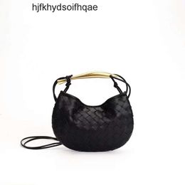 Leisure Venetaas Bags Design Lady Small Leather Bag Classic Strap Shoulder Botegass Mini Purse Handbag Crossbody Tote Woven Sardines New Versatile 224F