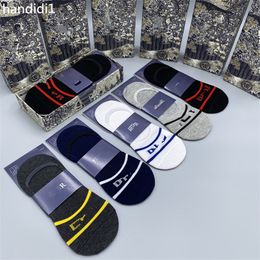 Men's Socks Designer Solid Colour Socks L Classic Breathable White Black Fashion Women's Men's Socks High quality sports garter box G15