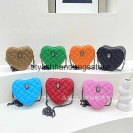 Shoulder Bags Stuff Sacks A niche texture bag for women with a single shoulder crossbody womens high-end fashion chain macaron cute box H240417