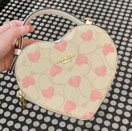 Womens Mens Black White Sacoche Heart Bag Strap Leather Purse Luxurys Handbag Pink Designer Shoulder Bag Top Handle Strawberry CrossBody Clutch Denim City Bags 2345