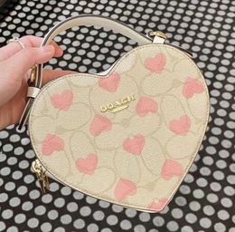 Womens Mens Black White Sacoche Heart Bag Strap Leather Purse Luxurys Handbag Pink Designer Shoulder Bag Top Handle Strawberry CrossBody Clutch Denim City Bags 3465