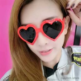 Sunglasses Fashion Pink Heart Sunglasses for Girls Cat Eye Vintage Brand Designer Black Red Heart Shape Sun Glasses For Women UV400