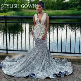 Party Dresses Silver Sheer O Neck Long Prom Dress For Black Girls Beaded Appliques Birthday Gowns Sparkly Sequined Evening