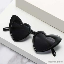 Sunglasses Kids Cute Heart Shaped Sunglasses Red Black Lens Frame Fashion Girls Sun Glass Outdoor Beach Spectacles