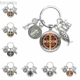 Keychains Lanyards Saint Benedict Medallion Keychain Religious Jewellery I LOVE JESUS Alloy Crafts Charms Domed Glass Catholic San Benito Key Ring d240417