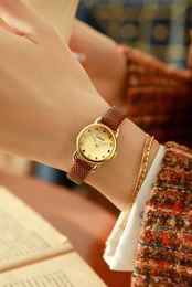 Wristwatches Classic Roman Numerals Watch for Women Quartz Wristwatch Luxury Ladies Clock Square Case Shaped Elegant Style Gold Diamond Reloj d240417