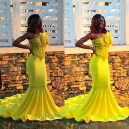 Modest Yellow Long Sleeves Prom Dresses One Shoulder Lace Applique Sweep Train 2024 Black Girl Formal Occasion Wear Evening Gowns