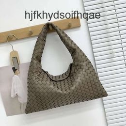 Lady Tote Hop Designer Bag Capacity Women Purse Bags Vbottega 2024 Large Autumn/winter New Knitted Cowhide Womens Shoulder Handbag Handbags One KBS1