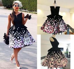 Lovely SHort Black Evening Dresses With Hand made 3d Floral Puffy A line Vinatge Prom Gowns Custom made5324927