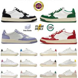 2024 Designer Men women Sneaker Casual Shoes Low Calfskin Leather White Green Red Blue Overlays Classic Platform Outdoor sports shoe mens womens Sneakers