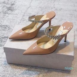 2024 Женская дизайнерская обувь заостренные пальцы с котенком сандалии весны и лета
