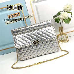 Crossbody Shoulder Leather Designer Womens Bag Valentnno Hand Bags New Large Capacity Sheepskin Chain One 2024 Versatile Rivet Small Square TUJ4