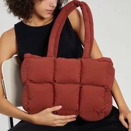 Totes Fashion Soft Puffer Bag Designer Padded Women Handbags Nylon Plaid Quilted Tote Warm Winter Female Purses 2024