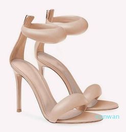 Luxury Gianvitos Bijoux Sandals Shoes Women Rossis Padded Straps Nude Gold Black Leather High Heels Logo-engraved Zippers Sexy Gladiator
