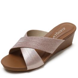 Hausschuhe Sandalen gleiten 2024 Heißverkauf Frauen High Heel Strand Sandale Sommer im Freien Schuhe Schwarz Gold Sandale