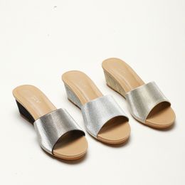 hot sale Slippers slides womens sandal summer outdoor shoes home office floor non-slip bottom couple handmade sandals 36-42