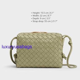 Womens Loop Camera Bag BotegaVeneta Small Intrecciato Leather Cross-body Bag Height 15.5cm Width 22cm Depth 9cm Strap Drop 55cm XHFL