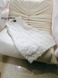 Casual Dresses Lingzhiwu White Tweed Dress French Design Three-Dimensional Petal Pearls Decoration Tank Summer Arrive