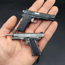 Keychains Lanyards Mini Metal Rubber Band Gun Scale 1 3 1911model Mini Keychain Metal Model Toy Gun Launcher Childrens Simulation Pistol d240417