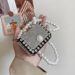 Shoulder Bags Niche Design Bag 2024 Pearl Chain Messenger Female Summer All-match Mini Lipstick Width: 8cm