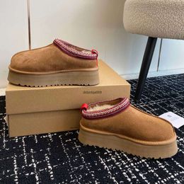 Tartz SlipperStazz Slippers Tasman Slips Slips em botas clássicas de sementes de mostarda Ultra mini Slips on Les petites camurça e lã mistura de inverno booties de designer de inverno