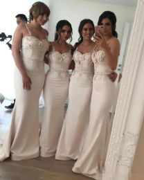 2024 Bohemian Bridesmaid Dresses Spaghetti Straps Mermaid Lace Applique Big Bow Sweep Train Maid of Honour Gown Beach Wedding Guest Wear