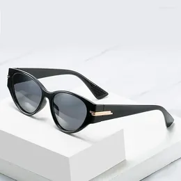 Sunglasses Vintage Small Frame Cat Eye Women Men Designer Travel Rivet Sun Glasses Shades UV400 Gafas