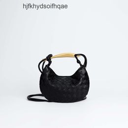 Handbag Fashionable Venetas Bvbag Sardine Cross Bag Designer Bags Same Diagonal Sardines 2024 Woven Mini Soft Womens Leather Metal BEMY
