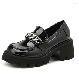 Dress Shoes British Spring Female 2024 Thick-soled College Casual Loafers Fashion Girls Metal Chain Decoration Lady Creepers