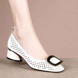 Schuhe für Frau 2023 Office Square Toe Frauen Sommerschuhe mit mittleren Absätzen normale Leder lässig weiße Sandalen zum Verkauf a e