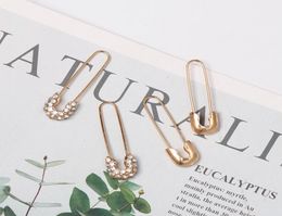 Europe and the United States border exquisite Earrings personalized pin Earrings accessories wholesale Ushaped paper clip ear accessor5512571