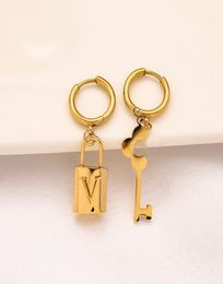 Charm Earrings Designer Lock Key Asymmetric Ear Stud Luxury Huggie Brand Women Gold Plated Earring Wedding Party Jewelry Accessori3159781