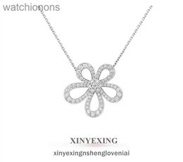 Luxury Top Grade Vancelfe Brand Designer Necklace S925 Sterling Silver Large Flower Necklace Womens Five Petal Sunflower Light High Quality Jeweliry Gift