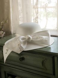 Berets French Ladies White Large Satin Fedora Cap Big Bow Pearl Bead Wedding Hat For Bride High End Bridemaid Po Shoot Headwear