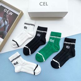 Designers Sock Cotton Hosiery Sock For Women Sports Socks Stockings Colours Girls Streetwear Autumn Winter Thick Warm 5pcs One Box