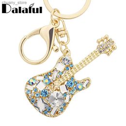 Keychains Lanyards Exquisite Chic Guitar Crystal Rhinestone Keychains Purse Bag Buckle HandBag Pendant For Car Keyrings Women Key Chains K255 Y240417