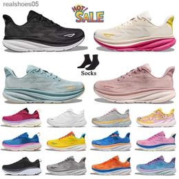 Donne maschile di alta qualità clifton 9 scarpe da corsa bondi 8 nero rosa bianco blu ghiaccio blu menta pesca frusta rossa carbone 2 nuvole corridori corridori allenatori jogging sport sneaker