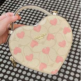 Womens Mens Black White Sacoche Heart Bag Strap Leather Purse Luxurys Handbag Pink Designer Shoulder Bag Top Handle Strawberry CrossBody Clutch Denim City Bags 4577