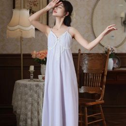 Women's Sleepwear Women Summer Long Style Spaghetti Strap Nightdress Sexy Lace V-Neck Mid-Calf Sleeveless Nightgowns W / Breast Pad