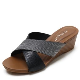 Slafor sandali Slide 2024 Vendita calda Donne High Heel Beach Sandal Summer Scarpe Sandalo in oro nero Dimensioni 36-42