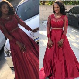 Modest Red Two Piece Prom Dresses Long Sleeves Illusion Scoop Neck Lace Applique Tulle Satin Swep Train Evening Gown Formal Occasion Wear